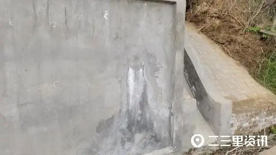 DƬ